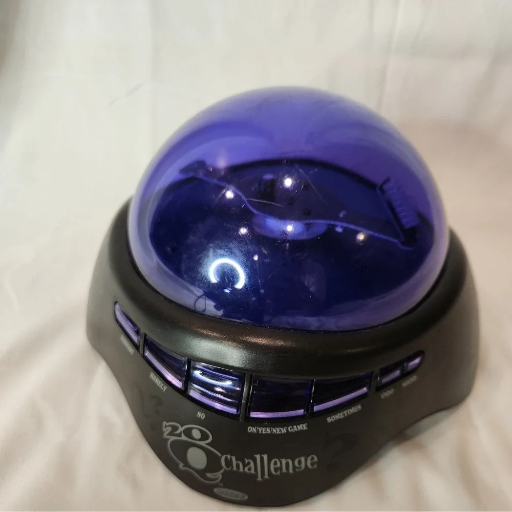 Radica Challenge 20 Q Electronic Game 360 Floating Display Works RARE COLOR!